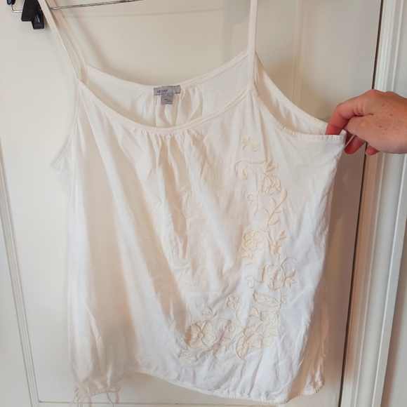 Embroidered Ivory Tank - Picture 2 of 10